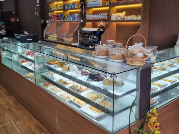 Vitrines em Aço Inox, Refrigeradas, Neutras e Aquecidas.