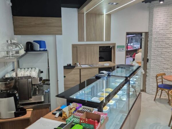 Montagem de cafeteria